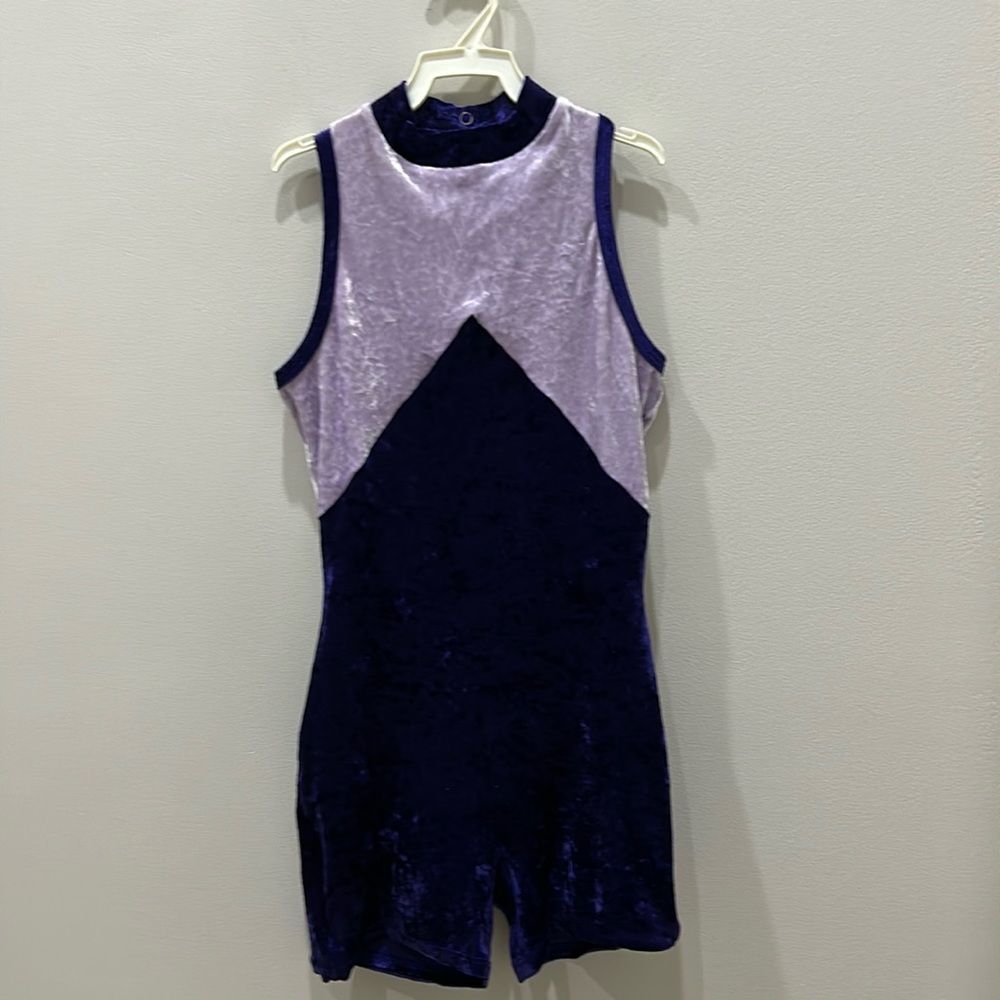 Vintage Gilda Marx Crushed Velvet Purple Dance Leotard. Size Y/J. Like new!